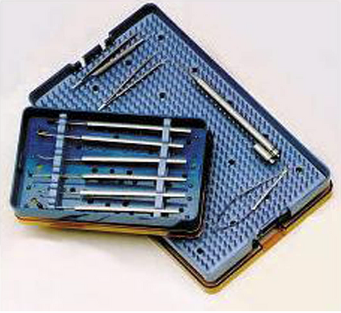 Sterilisation trays with silicone mat and lid